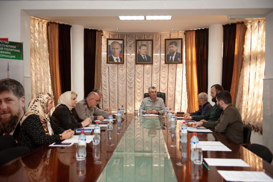 The Ministry of National Policy, Foreign Relations, Press and Information of the Chechen Republic hosted a meeting of a working group to plan a trip to the Chechen Republic for 200 "difficult adolescents" aged 14 to 18, who are registered with various types of authorities, from different regions of the Russian Federation and Donbas. Photo source: Grozny Inform.