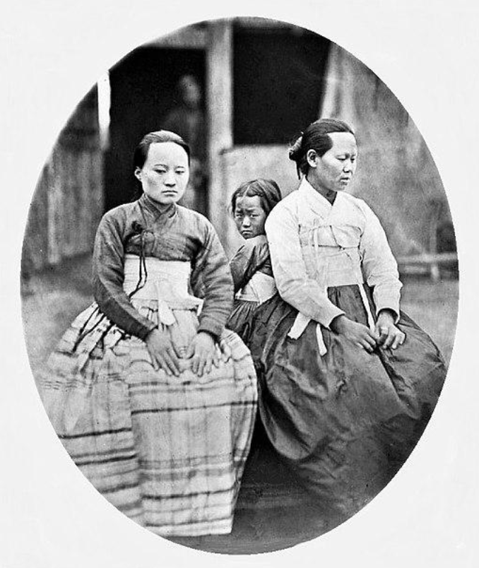 Korean women in the Far East, 1860-1870s. 
